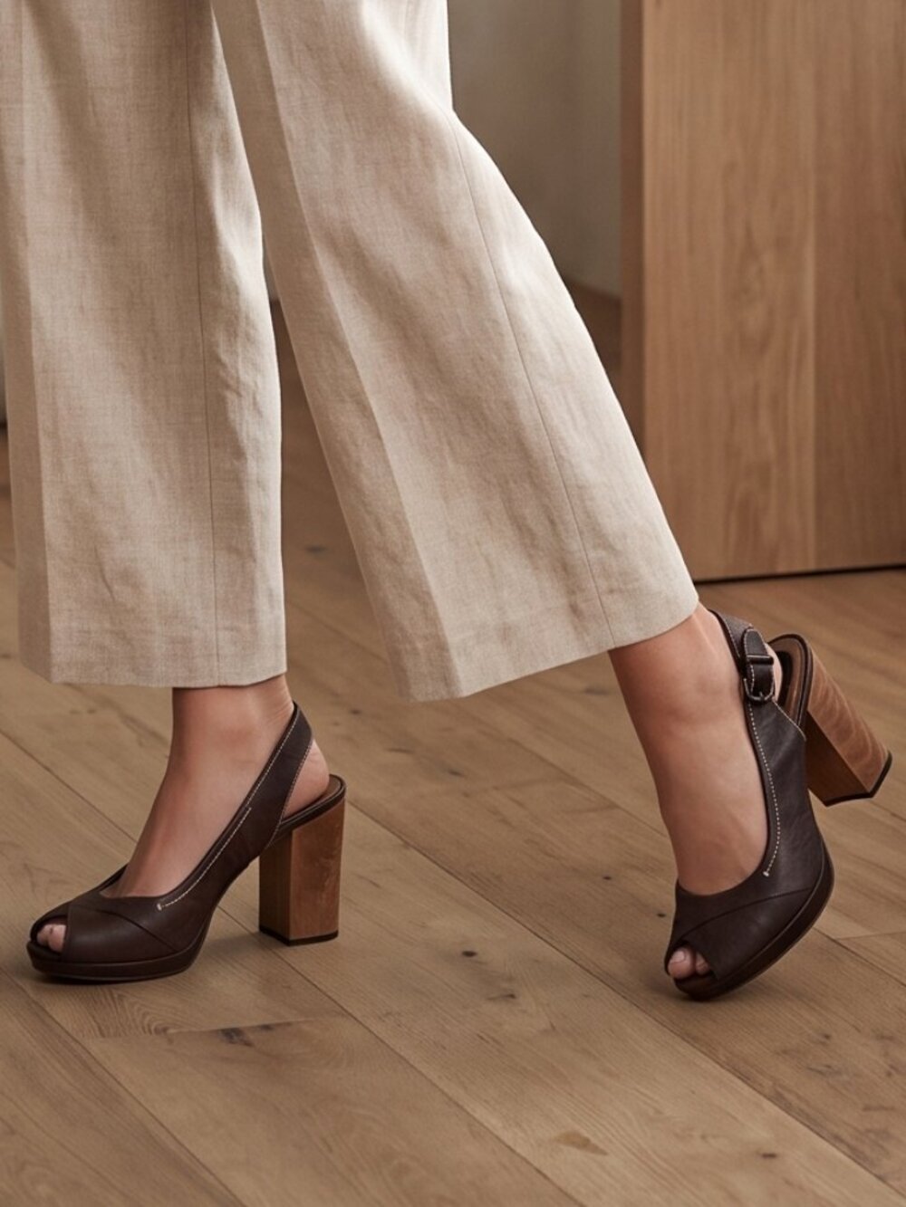 Fossil Brown Leather Peep Toe Slingback Wooden Block Heels Sz 8